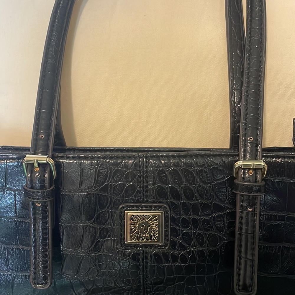 Anne Klein black leather Leo special style hand bag - Picture 3 of 5
